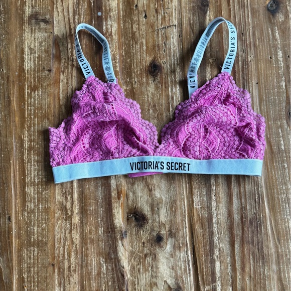 Victoria’s Secret Lace Bralette - Picture 1 of 3